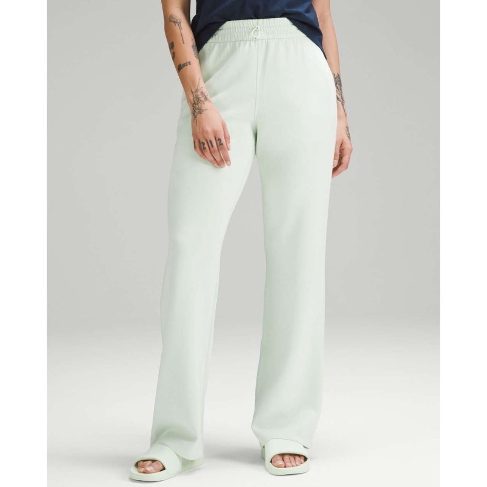 Lululemon Softstreme High Rise Straight Leg Pant Kohlrabi Green Size 6 NWT